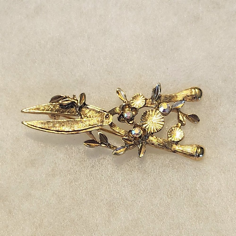 VINED SCISSORS WITH RHINESTONES BROOCH/PIN